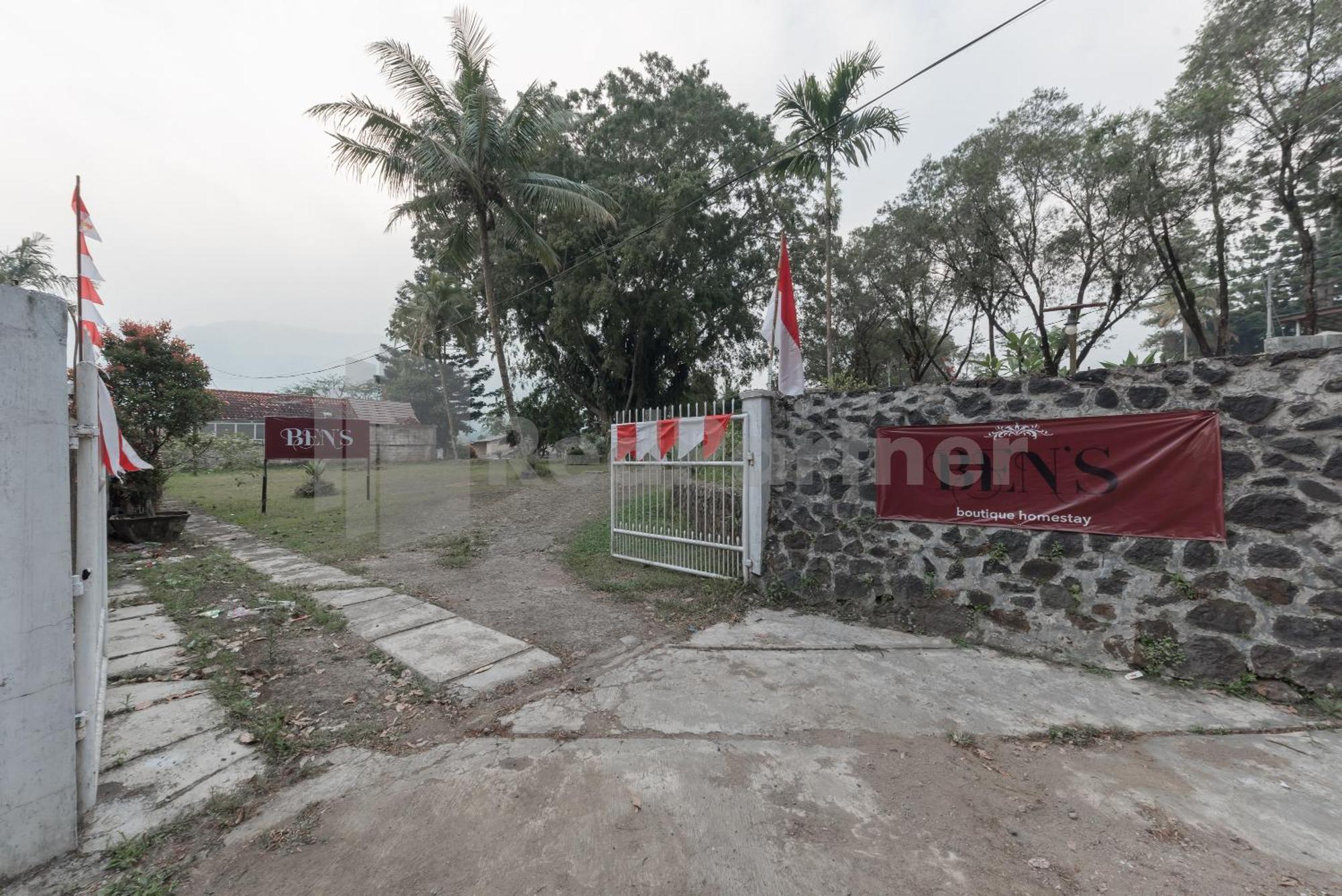 Bens Homestay RedPartner Bogor Exterior foto